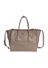 TWIN POCKET GLACE CALF TOTE
