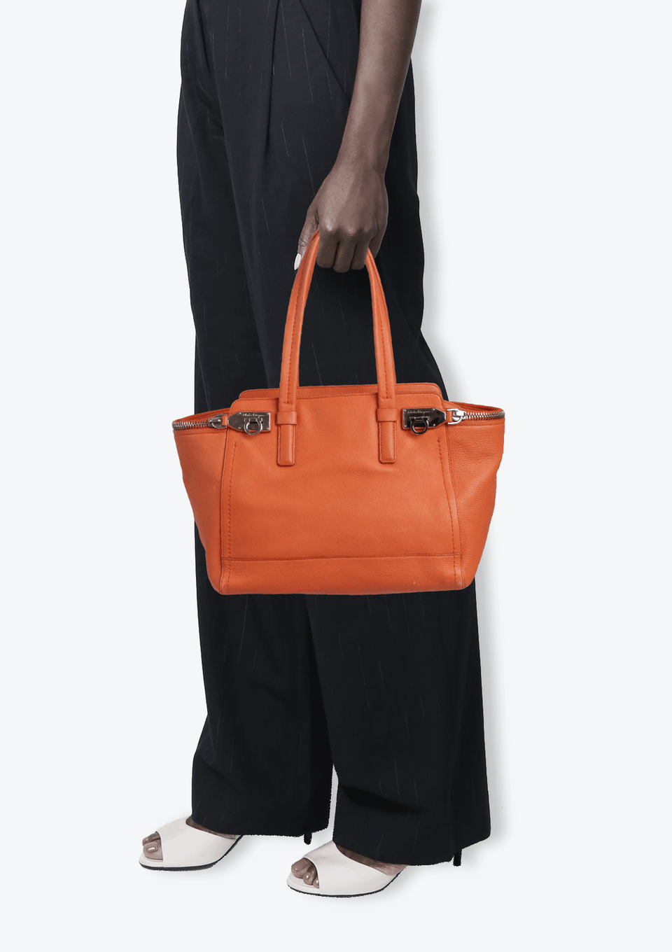 Salvatore Ferragamoレザーバッグ サルヴァトーレ フェラガモ Salvatore Ferragamo ショルダーバッグ