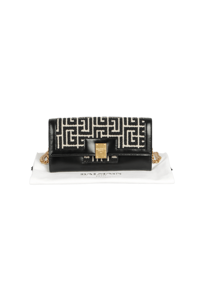 LOGO CHAIN CLUTCH