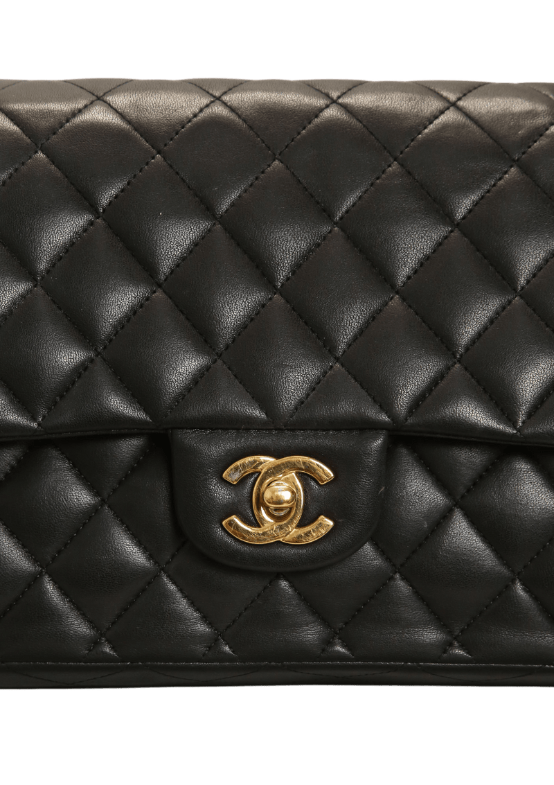 MEDIUM CLASSIC DOUBLE FLAP LAMBSKIN