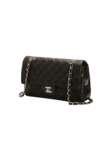 MEDIUM CLASSIC DOUBLE FLAP LAMBSKIN