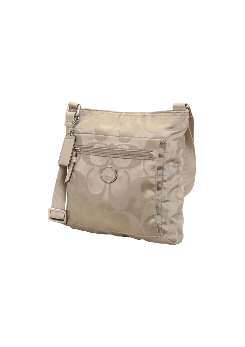 SIGNATURE MESSENGER BAG