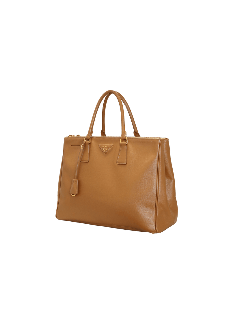 MEDIUM SAFFIANO LUX DOUBLE ZIP GALLERIA