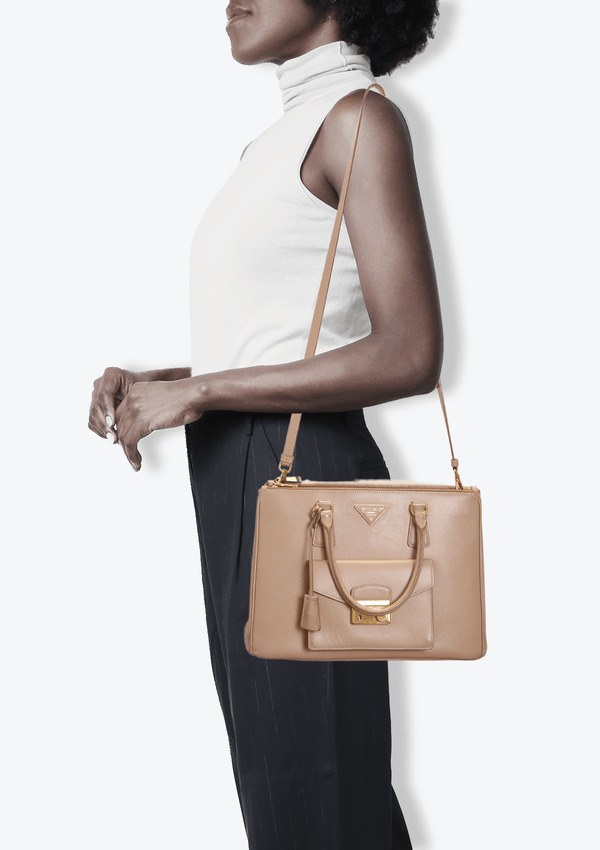 SAFFIANO LUX FRONT POCKET TOTE