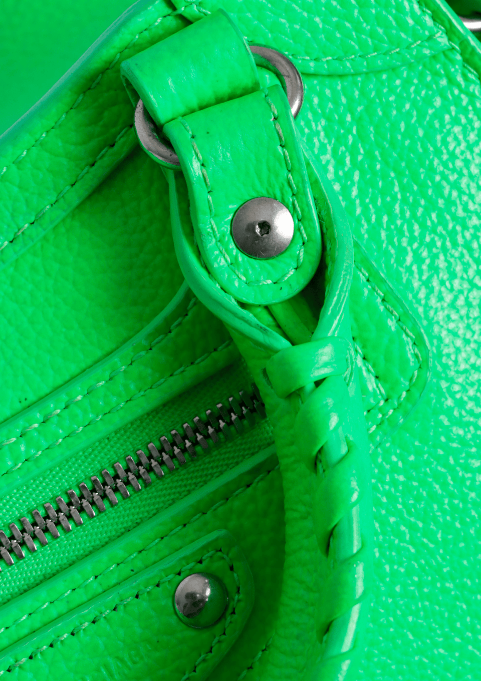 BOLSA BALENCIAGA NEO CLASSIC MINI VERDE ORIGINAL – Gringa BOLSA BALENCIAGA NEO CLASSIC MINI VERDE ORIGINAL – Gringa