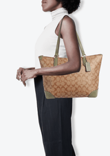 SIGNATURE TOTE BAG