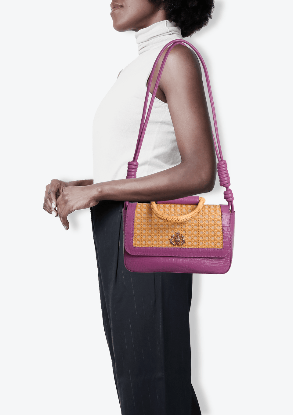 BOLSA SATCHEL EM COURO E PALHA INDIANA