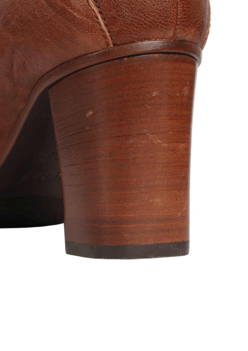 LEATHER BOOTS 36