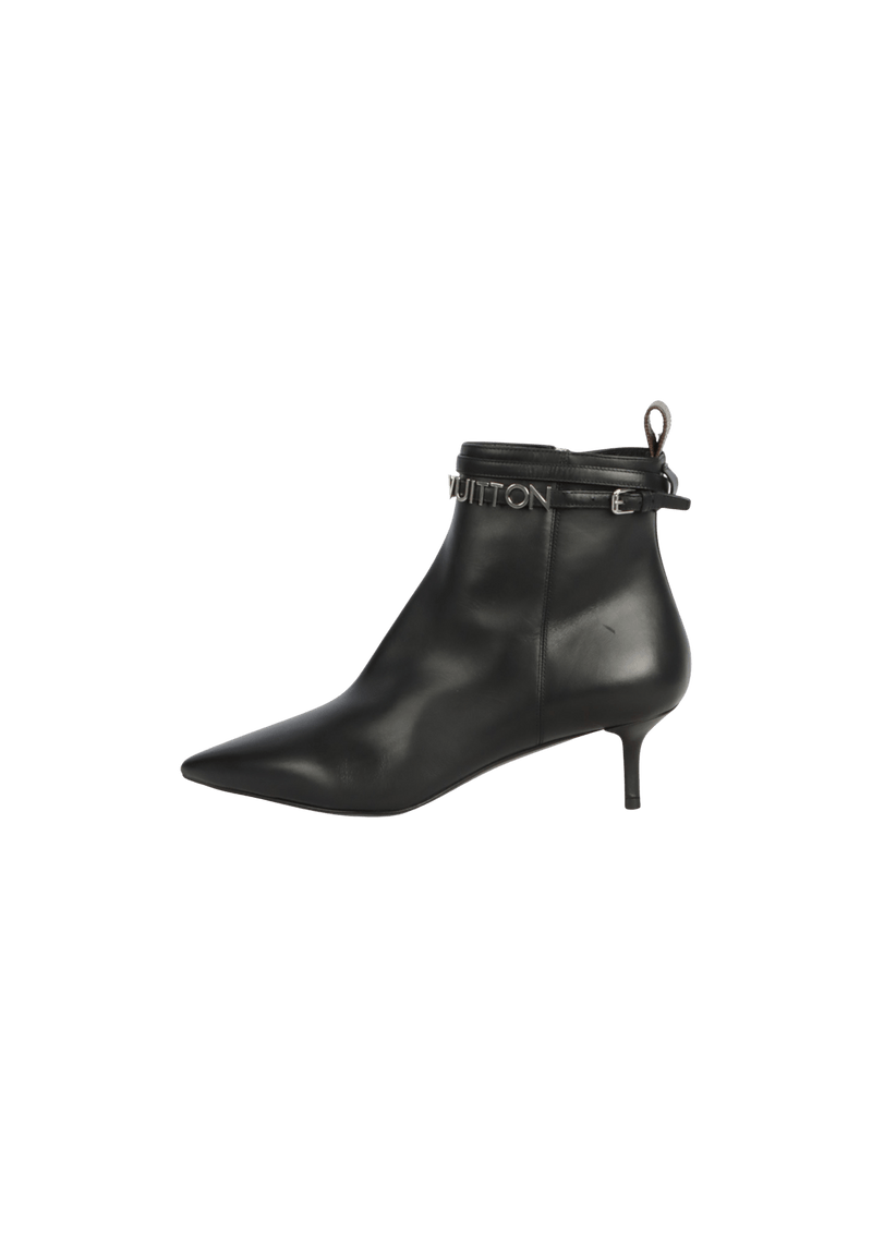 LEATHER BOOTS 36