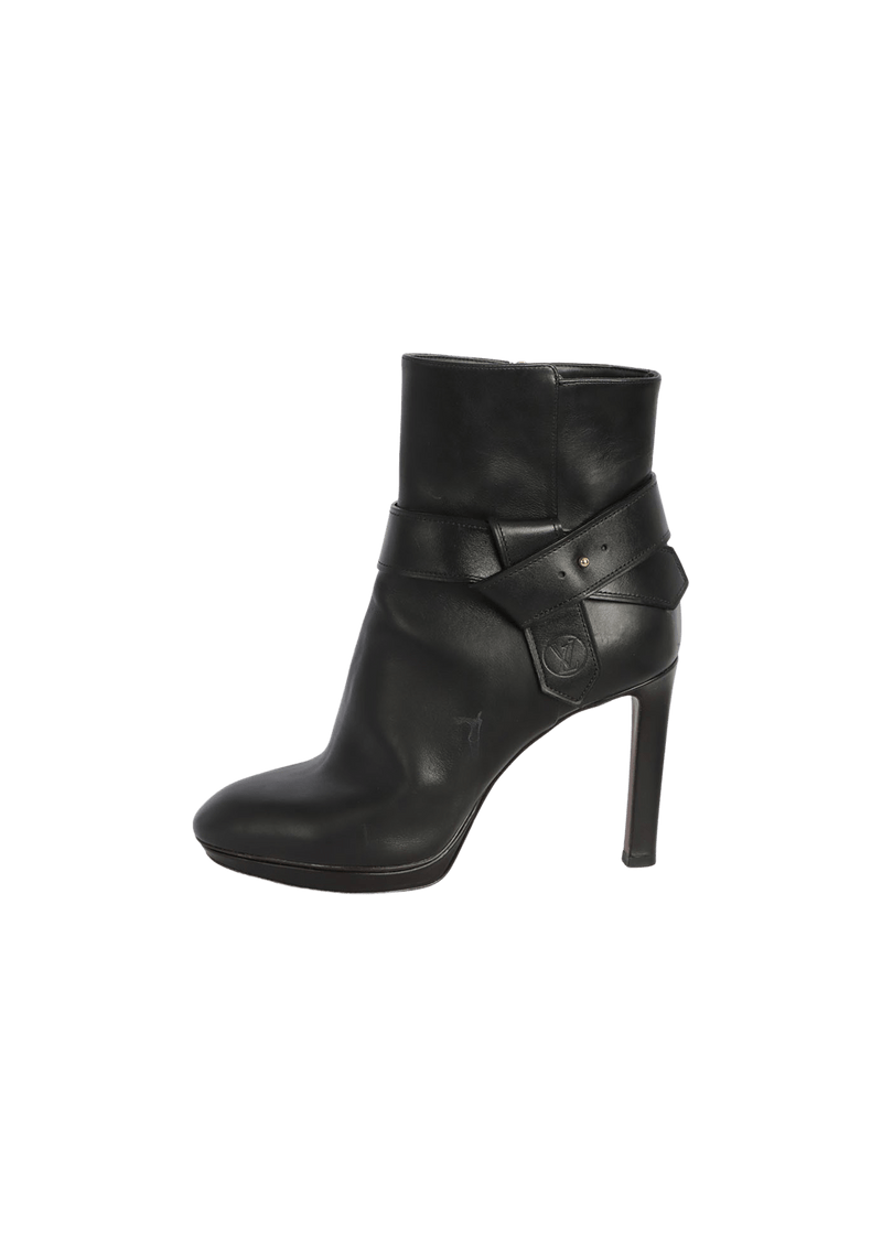 LEATHER BOOTS 37