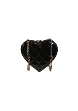 CC HEART CLUTCH ON CHAIN