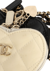 CC HEART CLUTCH ON CHAIN