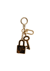 CONFIDENCE KEYCHAIN
