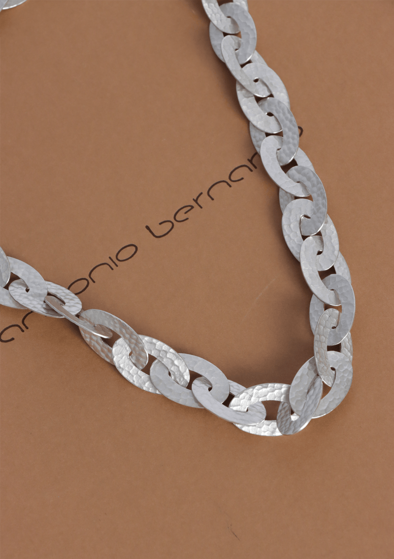 CHAIN NECKLACE