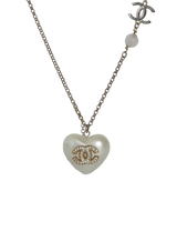 HEART PENDANT CC LOGO NECKLACE