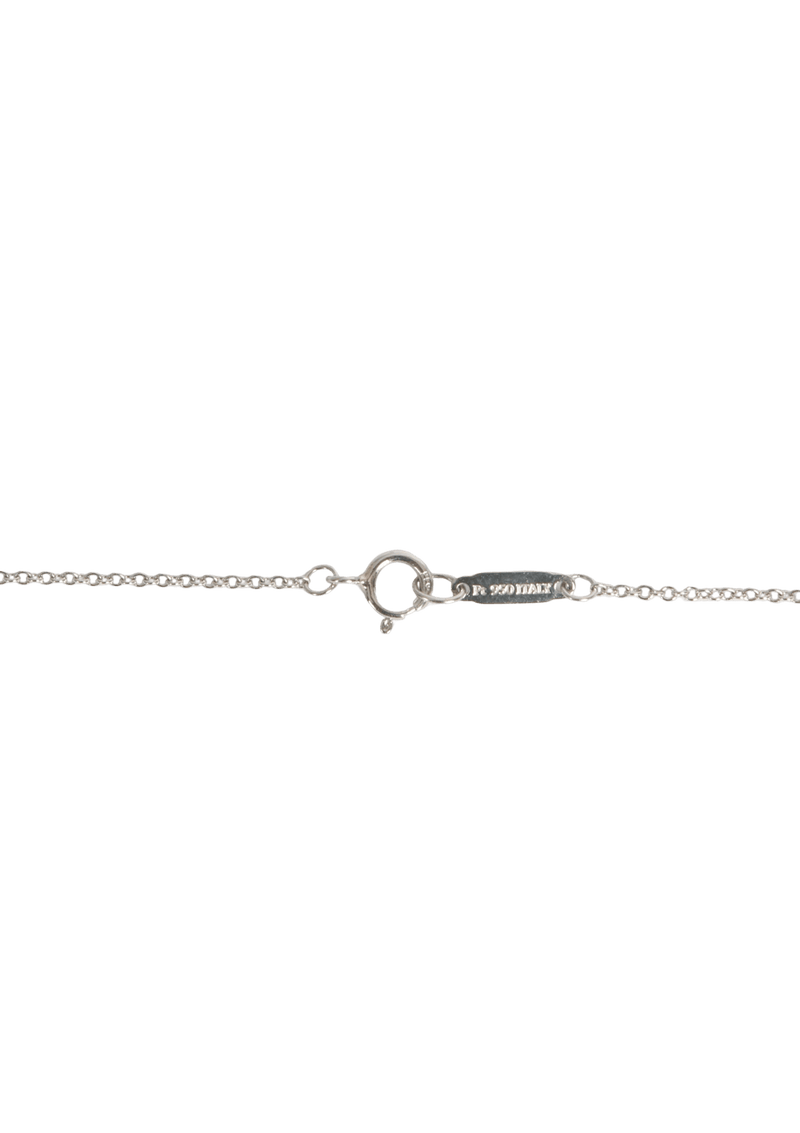 PLATINUM DIAMOND VICTORIA FLOWER NECKLACE