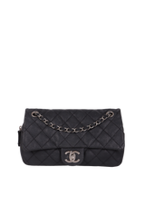 MEDIUM EASY FLAP BAG CAVIAR