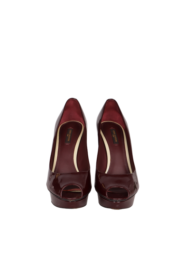 PATENT LEATHER PEEP TOE 36