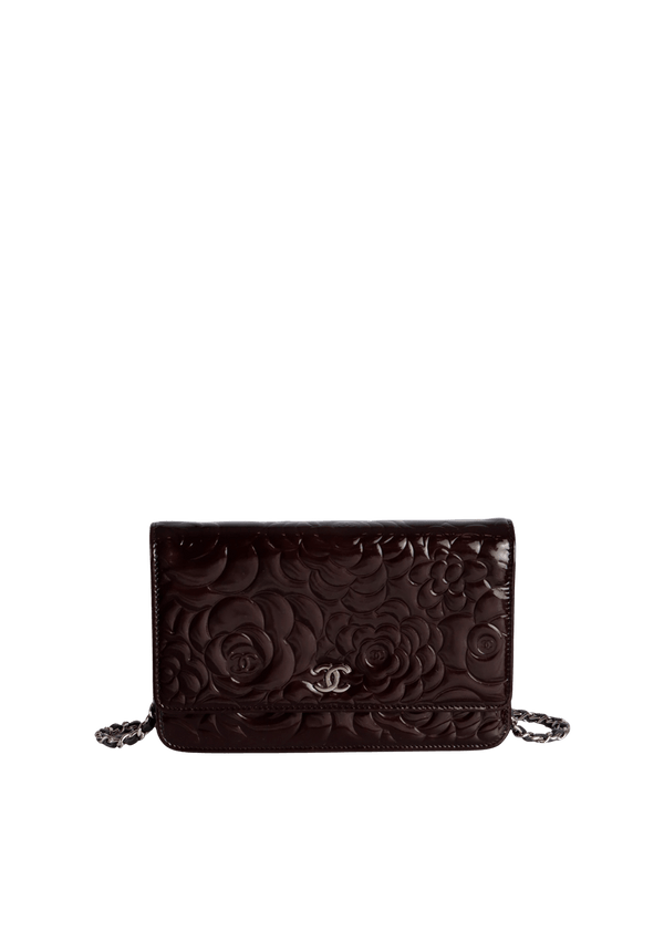 CAMELLIA WALLET ON CHAIN PATENT LEATHER