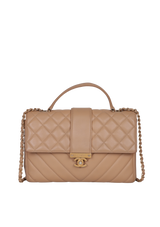 CHEVRON IN THE CITY FLAP BAG