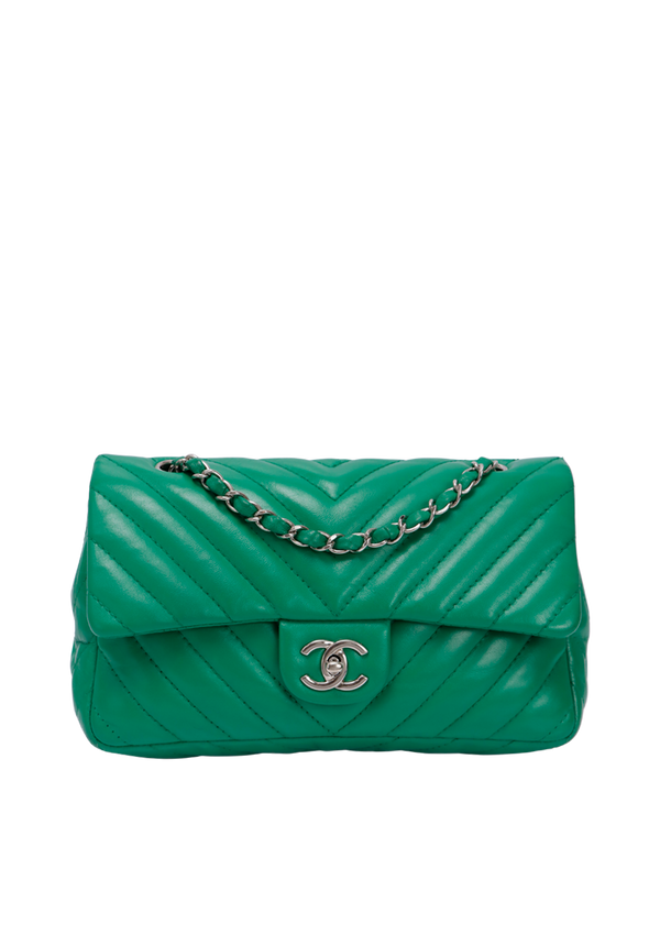 MEDIUM CLASSIC SINGLE FLAP CHEVRON