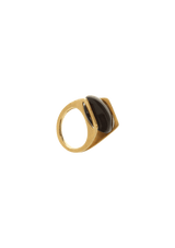 BLACK ONIX AND 18K GOLD RING