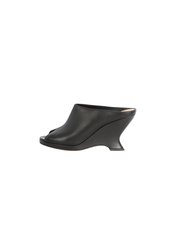 LEATHER MULES 36