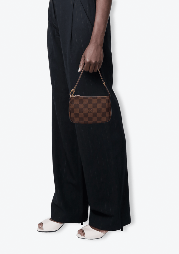 DAMIER ÉBÈNE MINI POCHETTE ACCESSOIRES