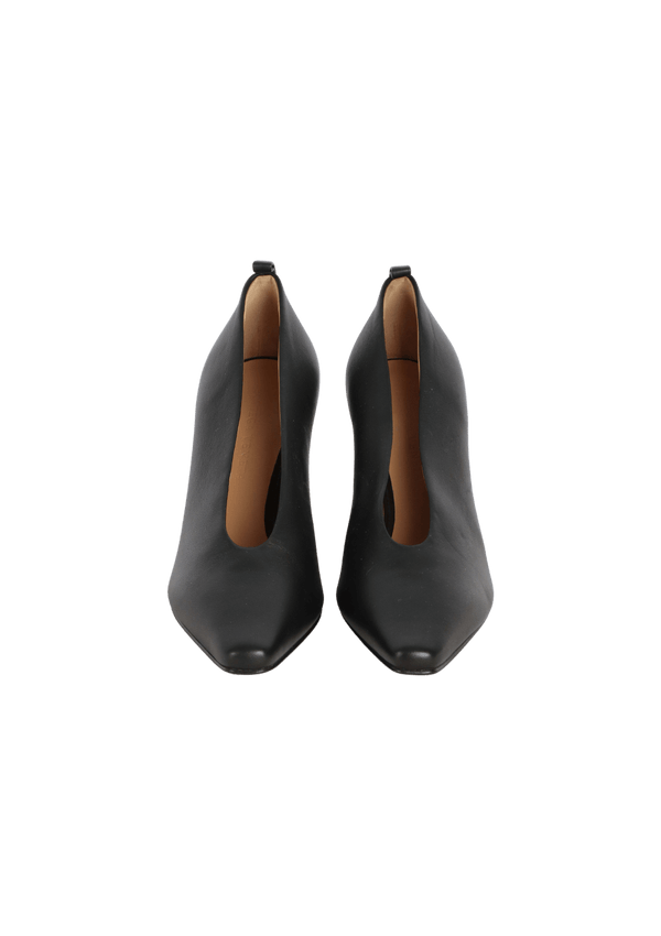 LEATHER PUMPS 35