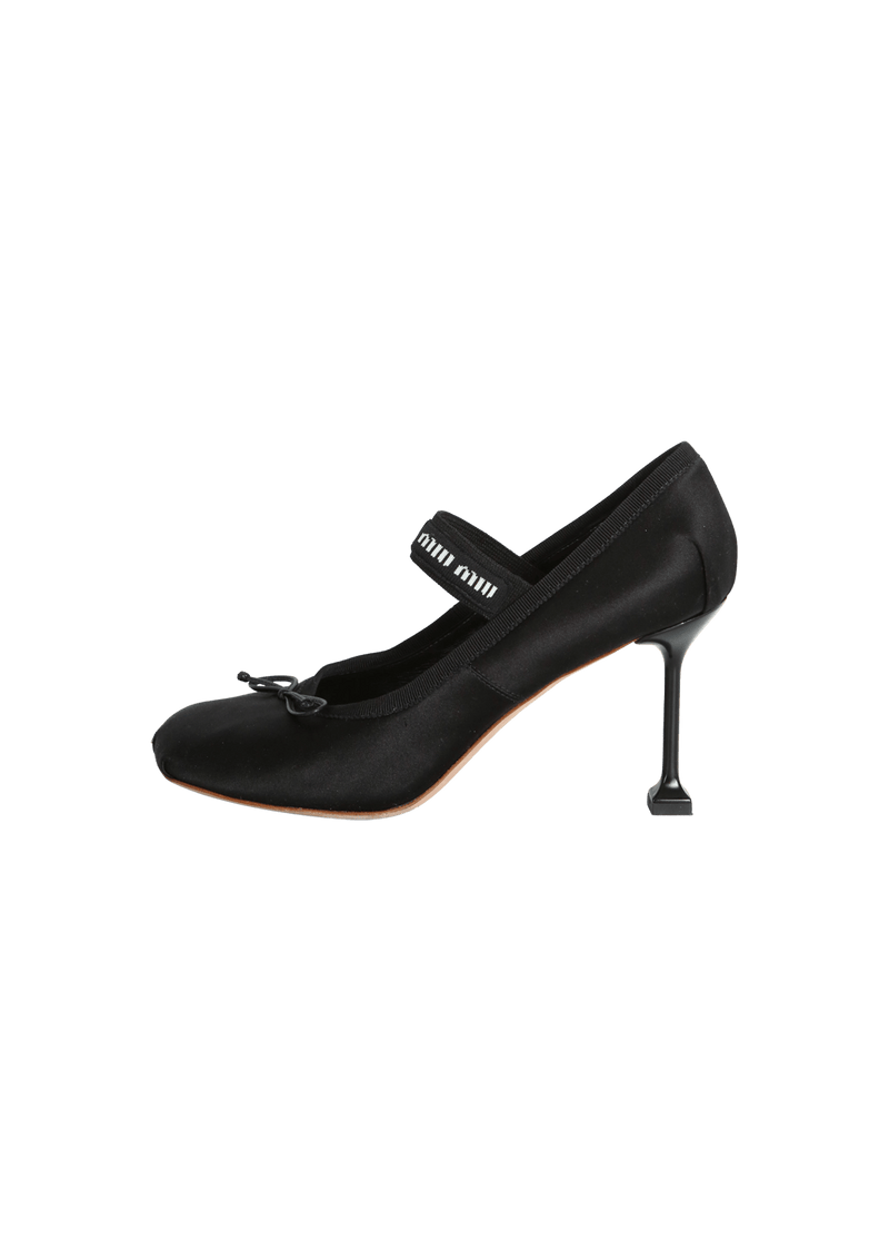 BALLERINA TOE SATIN PUMPS 37