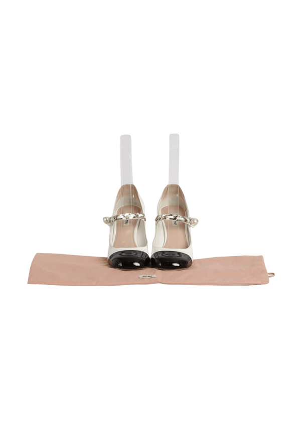 PATENT LEATHER MARY JANE 36