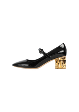 PATENT LEATHER PUMPS 37