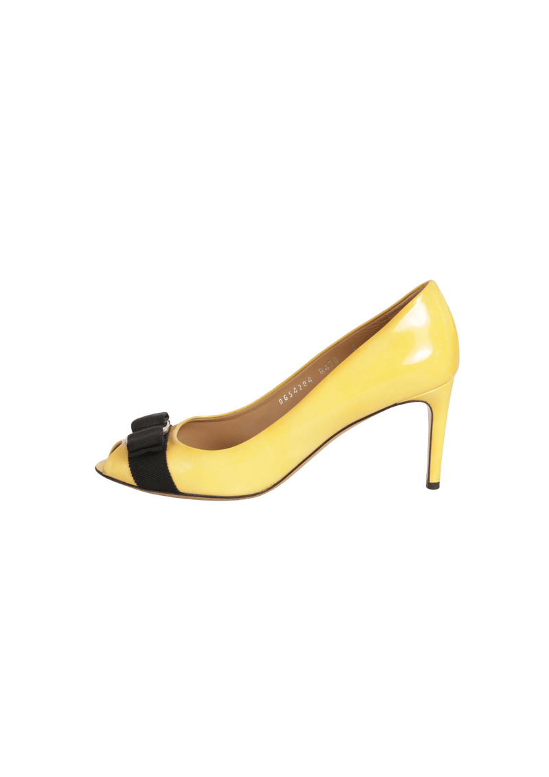 PUMPS SALVATORE FERRAGAMO VARA BOW PUMPS AMARELO 37 ORIGINAL – Gringa