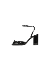 ONE STUD PUMPS 38