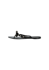 RUBBER ROCKSTUD BOW THONG SANDALS 37