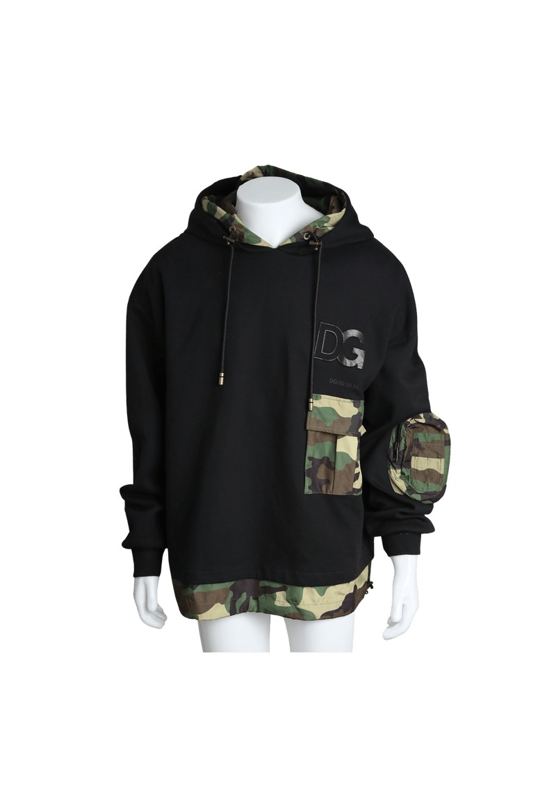 BLACK AND CAMO HOODIE M