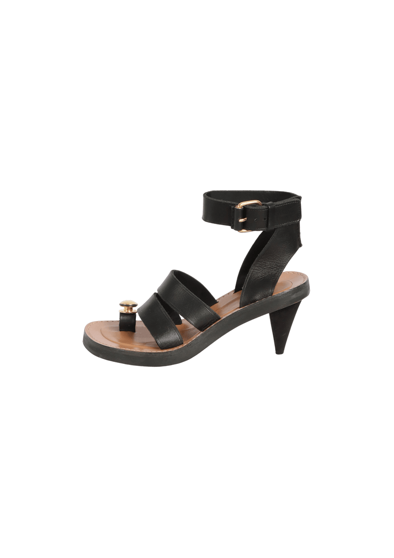 LEATHER SANDALS 36