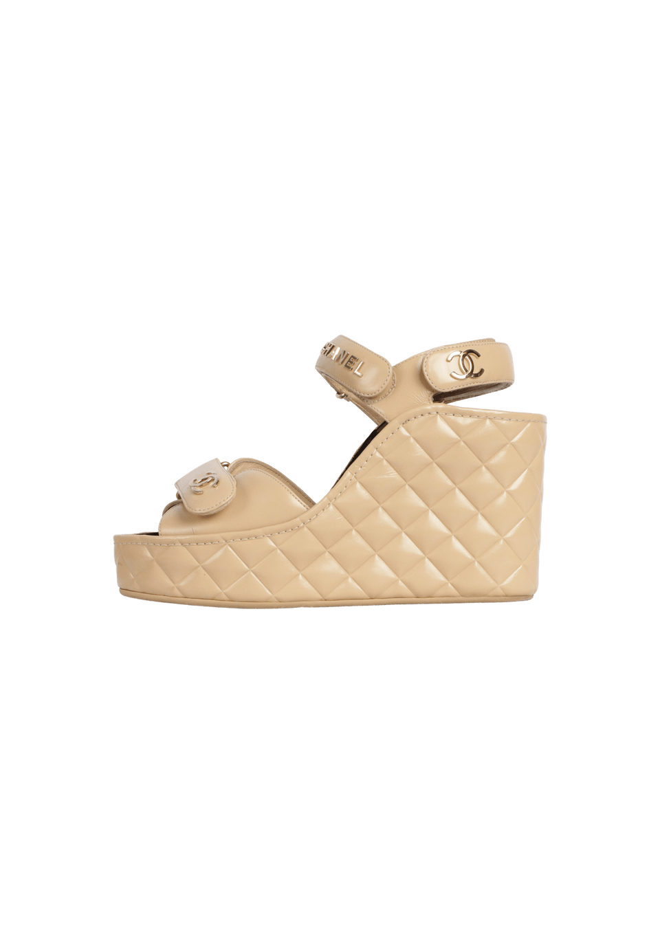 SANDÁLIA CHANEL INTERLOCKING CC MATELASSÉ STRAP SANDALS 38 BEGE