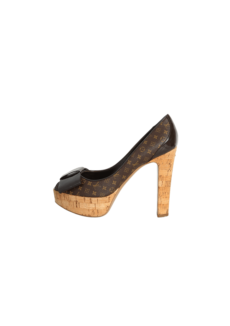 MONOGRAM RIVOLI PUMPS 37.5