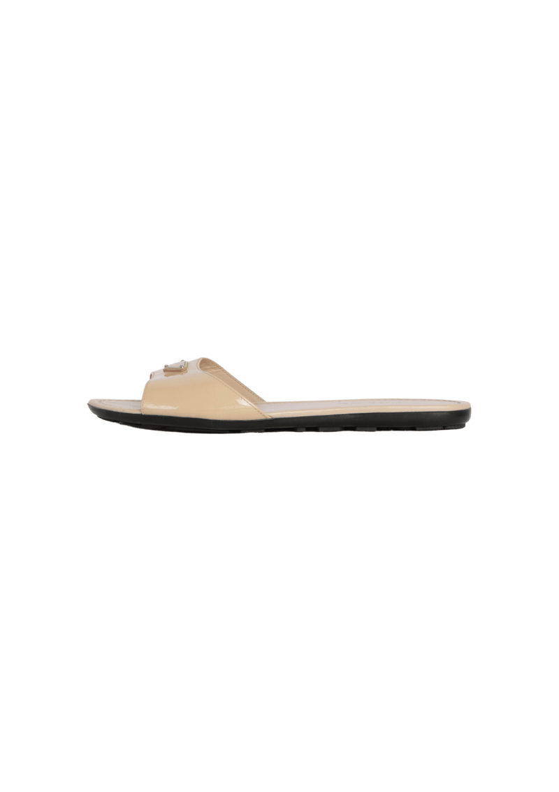 LEATHER SLIDES 38