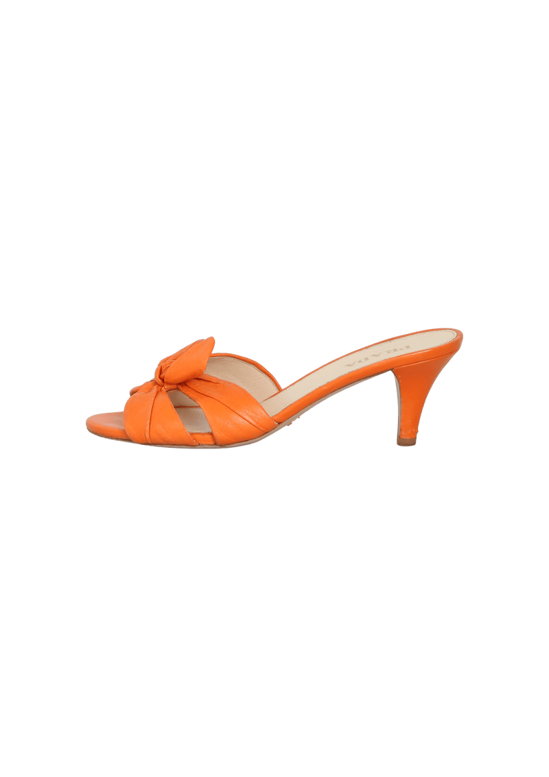 KITTEN HEEL BOW LEATHER MULES 38.5