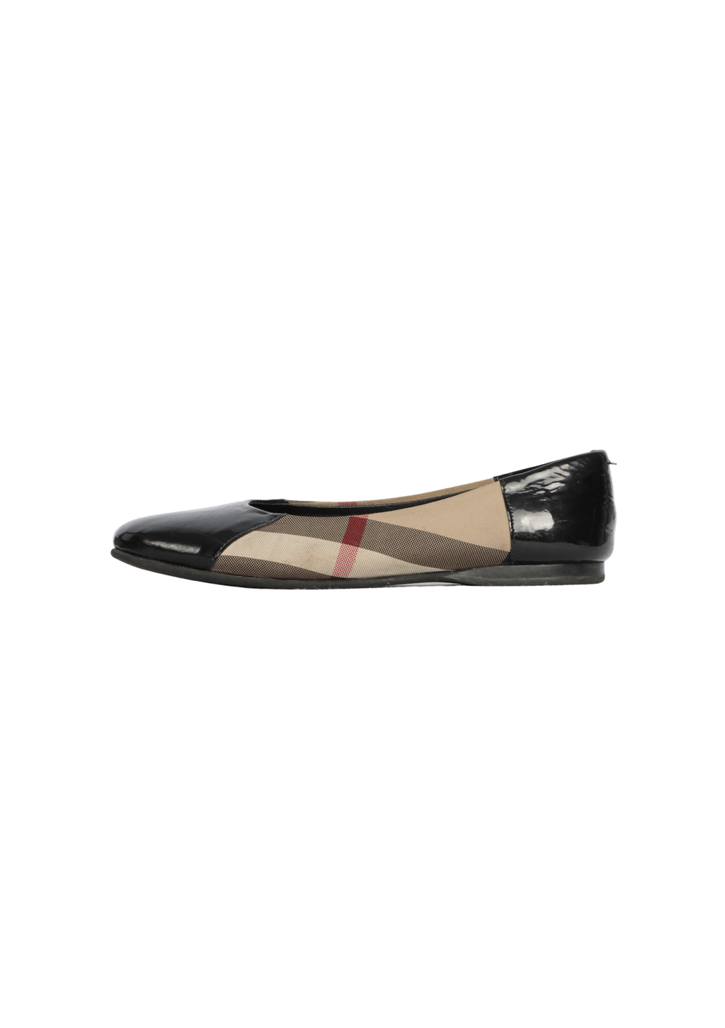 Burberry purchases ballet flats patent leather