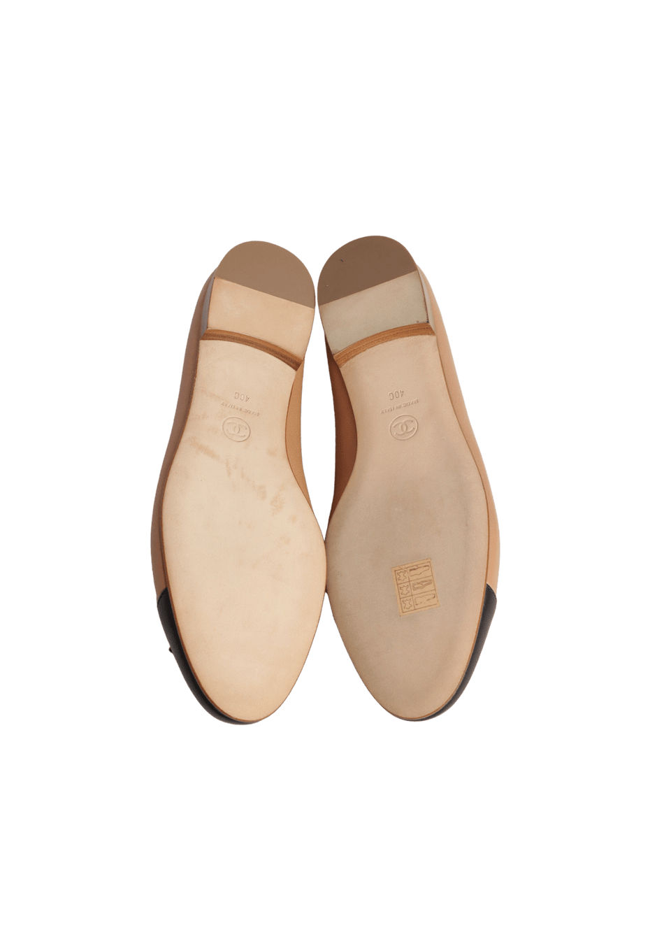 SAPATILHA CHANEL CC CAP-TOE LEATHER BALLET FLATS CARAMELO 38