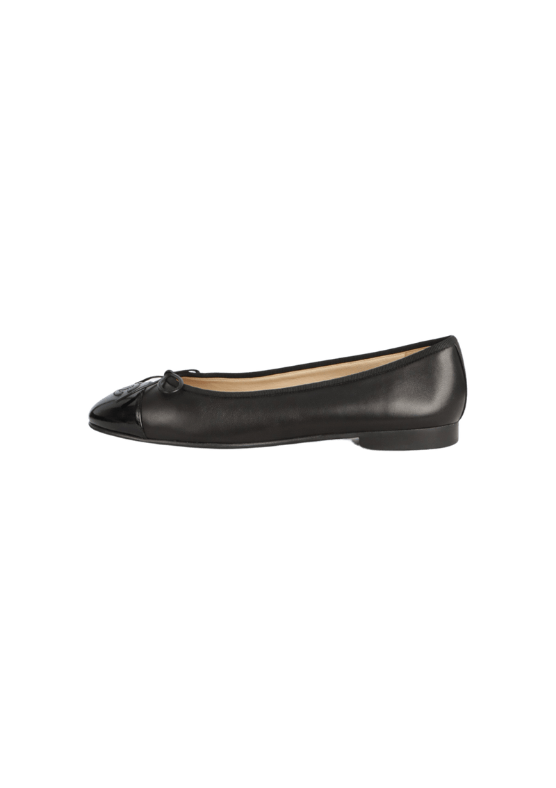 CC CAP-TOE LEATHER BALLET FLATS  38