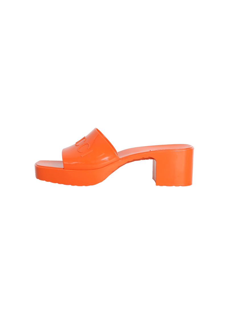 RUBBER SLIDE SANDALS 35