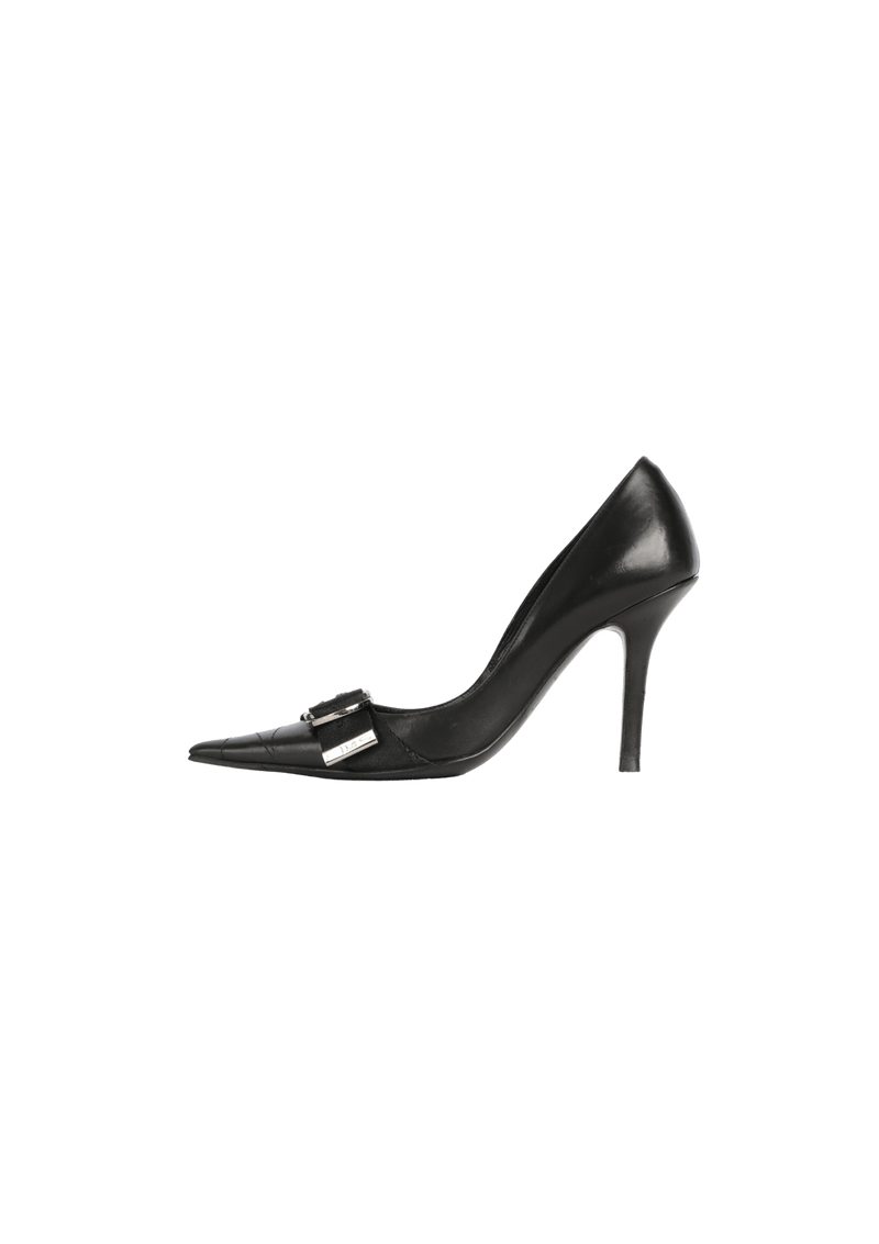 BUCKLE PUMPS 33