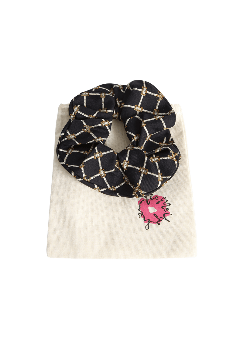 SILK SCRUNCHIE