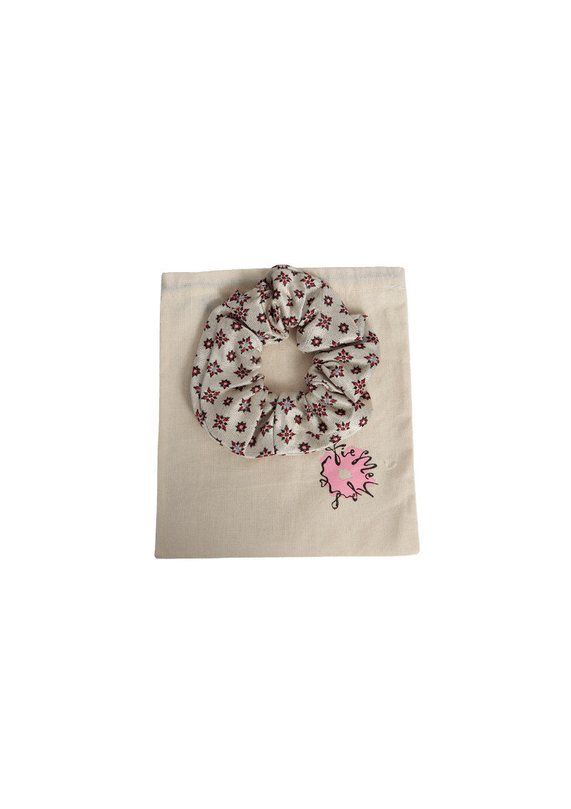 SILK SCRUNCHIE