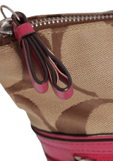 SIGNATURE SHOULDER BAG