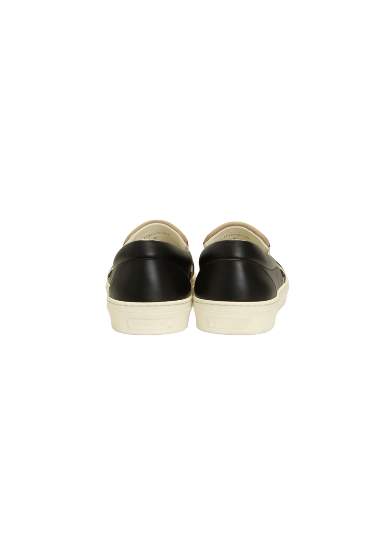 ICON STRIPE THOMPSON SLIP ON SNEAKER 43